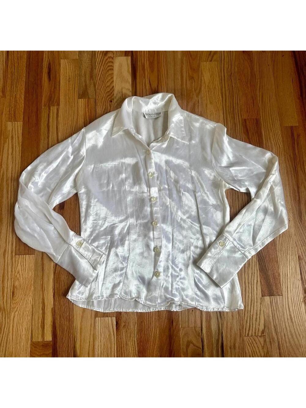 Younique Clothing Y2K White Satin Button Up Blouse Women’s Small Fitted Shiny